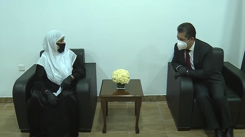 مسرور بارزانی از مادر دو شهید جنگ با داعش استقبال کرد